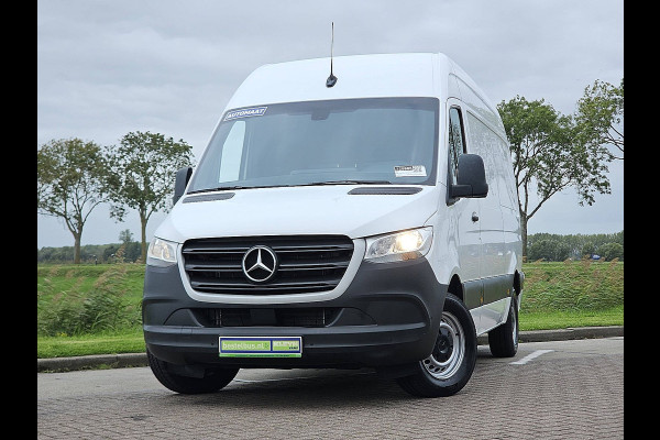 Mercedes-Benz Sprinter 317 L2H2 RWD Cruise control, Airco, Pdc, Mbux, Carplay, Camera, Climate control, Stoelverwarming