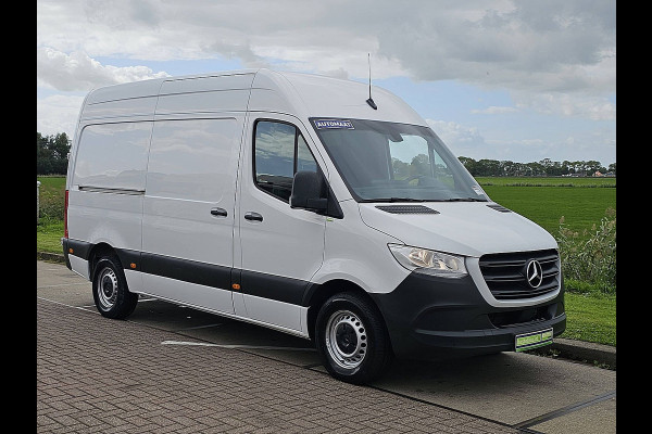 Mercedes-Benz Sprinter 317 L2H2 RWD Cruise control, Airco, Pdc, Mbux, Carplay, Camera, Climate control, Stoelverwarming