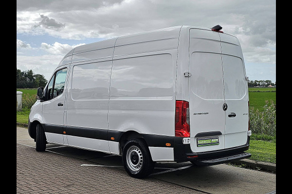 Mercedes-Benz Sprinter 317 L2H2 RWD Cruise control, Airco, Pdc, Mbux, Carplay, Camera, Climate control, Stoelverwarming