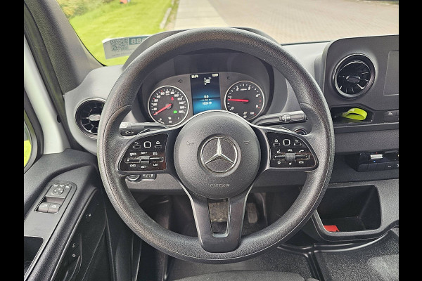 Mercedes-Benz Sprinter 317 L2H2 RWD Cruise control, Airco, Pdc, Mbux, Carplay, Camera, Climate control, Stoelverwarming