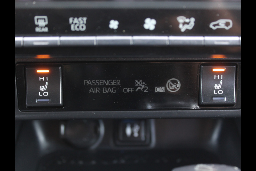 Toyota RAV4 2.5 Hybrid Business CLIMATE | ADAPCRUISE | CARPLAY | DAB | LED | LMV17 | CAMERA | ELECAKLEP | TREKHAAK