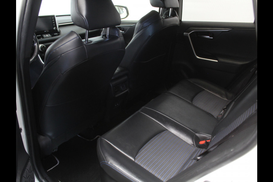 Toyota RAV4 2.5 Hybrid Business CLIMATE | ADAPCRUISE | CARPLAY | DAB | LED | LMV17 | CAMERA | ELECAKLEP | TREKHAAK