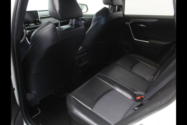 Toyota RAV4 2.5 Hybrid Business CLIMATE | ADAPCRUISE | CARPLAY | DAB | LED | LMV17 | CAMERA | ELECAKLEP | TREKHAAK