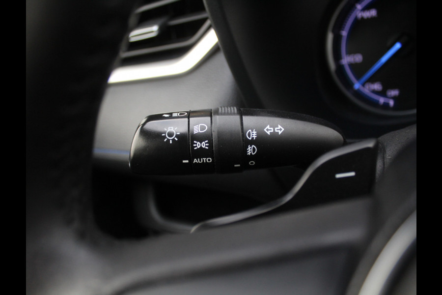Toyota RAV4 2.5 Hybrid Business CLIMATE | ADAPCRUISE | CARPLAY | DAB | LED | LMV17 | CAMERA | ELECAKLEP | TREKHAAK