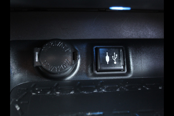 Toyota RAV4 2.5 Hybrid Business CLIMATE | ADAPCRUISE | CARPLAY | DAB | LED | LMV17 | CAMERA | ELECAKLEP | TREKHAAK