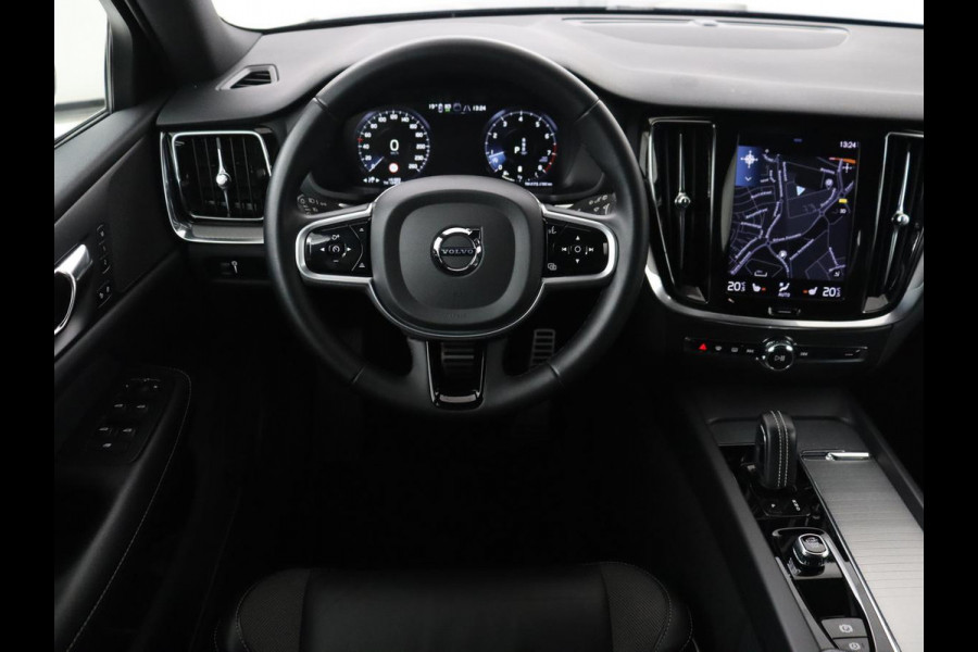 Volvo V60 2.0 B4 R-Design | Leder | Trekhaak | Black Pack | Pilot assist | Memory | Camera | Stoelverwarming | Full LED |
