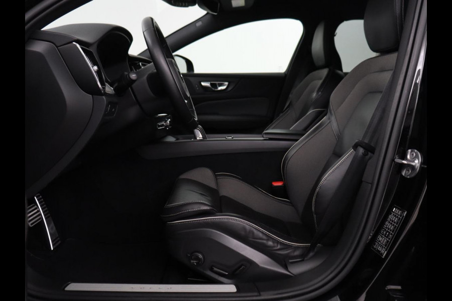 Volvo V60 2.0 B4 R-Design | Leder | Trekhaak | Black Pack | Pilot assist | Memory | Camera | Stoelverwarming | Full LED |