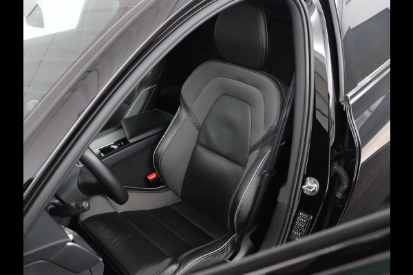 Volvo V60 2.0 B4 R-Design | Leder | Trekhaak | Black Pack | Pilot assist | Memory | Camera | Stoelverwarming | Full LED |