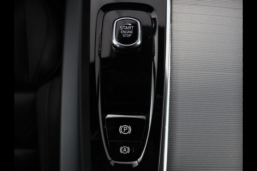 Volvo V60 2.0 B4 R-Design | Leder | Trekhaak | Black Pack | Pilot assist | Memory | Camera | Stoelverwarming | Full LED |