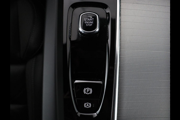 Volvo V60 2.0 B4 R-Design | Leder | Trekhaak | Black Pack | Pilot assist | Memory | Camera | Stoelverwarming | Full LED |