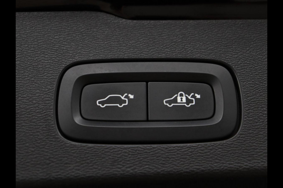 Volvo V60 2.0 B4 R-Design | Leder | Trekhaak | Black Pack | Pilot assist | Memory | Camera | Stoelverwarming | Full LED |
