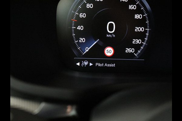 Volvo V60 2.0 B4 R-Design | Leder | Trekhaak | Black Pack | Pilot assist | Memory | Camera | Stoelverwarming | Full LED |