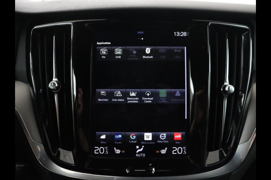 Volvo V60 2.0 B4 R-Design | Leder | Trekhaak | Black Pack | Pilot assist | Memory | Camera | Stoelverwarming | Full LED |