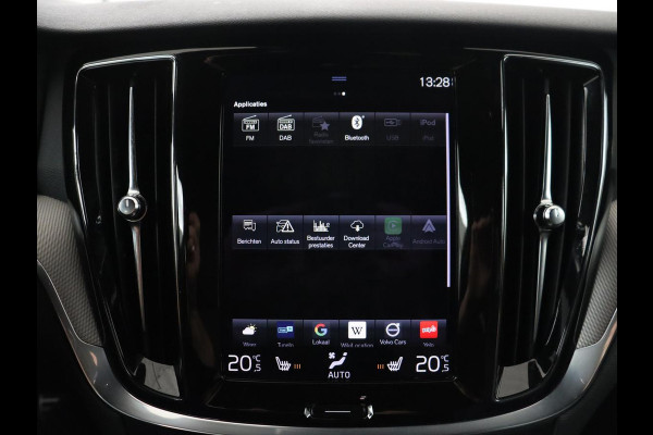 Volvo V60 2.0 B4 R-Design | Leder | Trekhaak | Black Pack | Pilot assist | Memory | Camera | Stoelverwarming | Full LED |