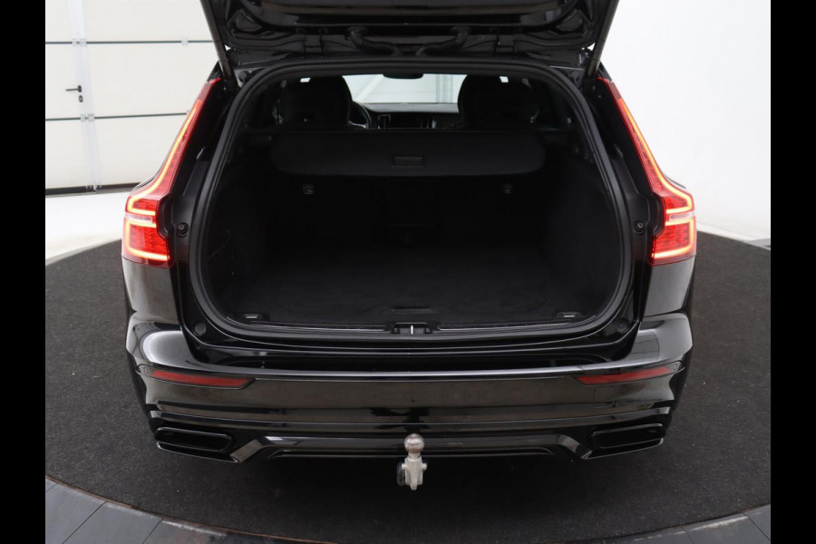 Volvo V60 2.0 B4 R-Design | Leder | Trekhaak | Black Pack | Pilot assist | Memory | Camera | Stoelverwarming | Full LED |