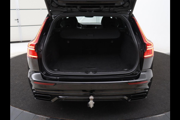 Volvo V60 2.0 B4 R-Design | Leder | Trekhaak | Black Pack | Pilot assist | Memory | Camera | Stoelverwarming | Full LED |