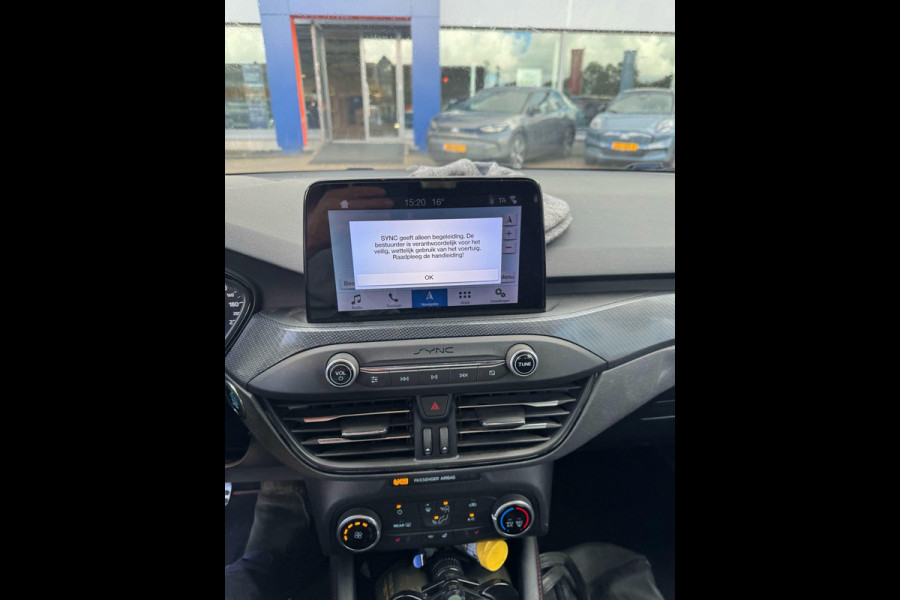 Ford FOCUS Wagon 1.0 EcoBoost ST Line Business | Trekhaak | Adaptieve cruise control | Winterpack | Camera