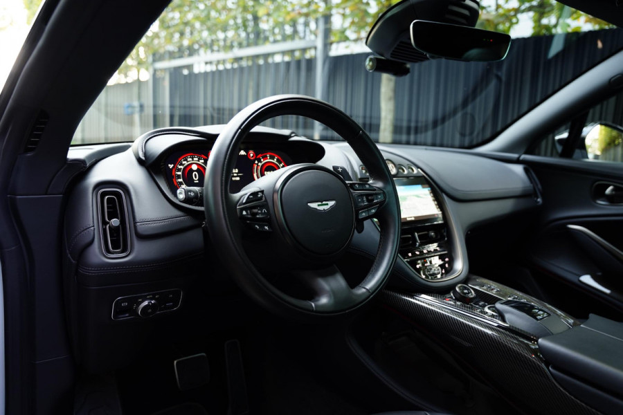 Aston Martin Dbx 4.0 V8 707 / Carbon / Elek. Trekhaak