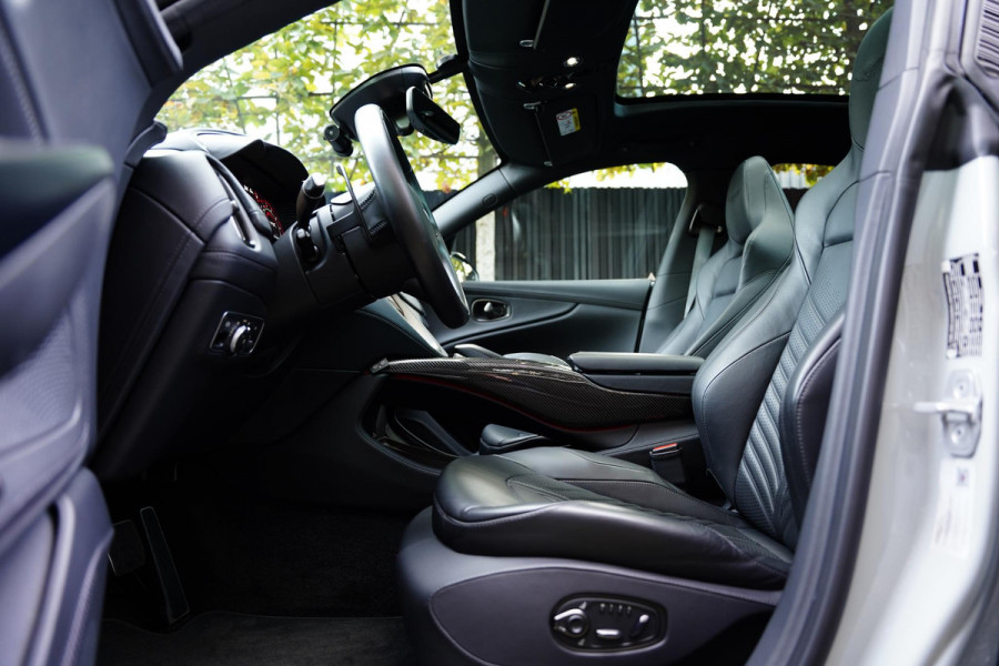 Aston Martin Dbx 4.0 V8 707 / Carbon / Elek. Trekhaak