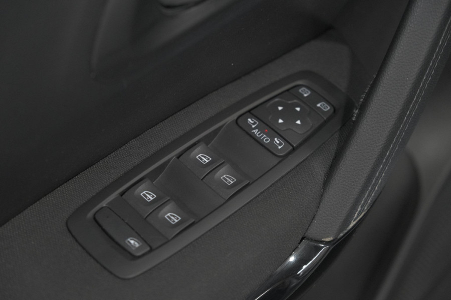 Renault Kadjar 1.3 TCe 140 Zen | Trekhaak | Apple Carplay | Navigatie | Parkeersensoren voor + Achter