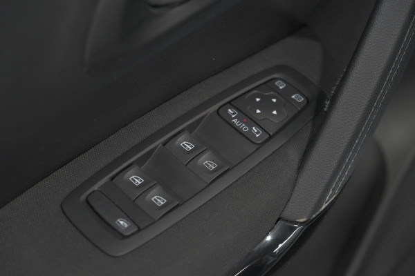 Renault Kadjar 1.3 TCe 140 Zen | Trekhaak | Apple Carplay | Navigatie | Parkeersensoren voor + Achter