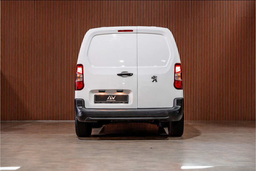Peugeot Partner 1.5 BlueHDI Long L2H1 | Automaat | CarPlay | Navigatie | F1 Flippers | 3-Zitter | Cruise control | PDC | Dealer onderhouden | Nieuwe APK