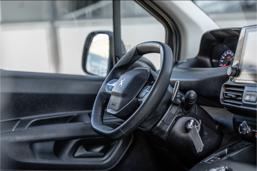 Peugeot Partner 1.5 BlueHDI Long L2H1 | Automaat | CarPlay | Navigatie | F1 Flippers | 3-Zitter | Cruise control | PDC | Dealer onderhouden | Nieuwe APK