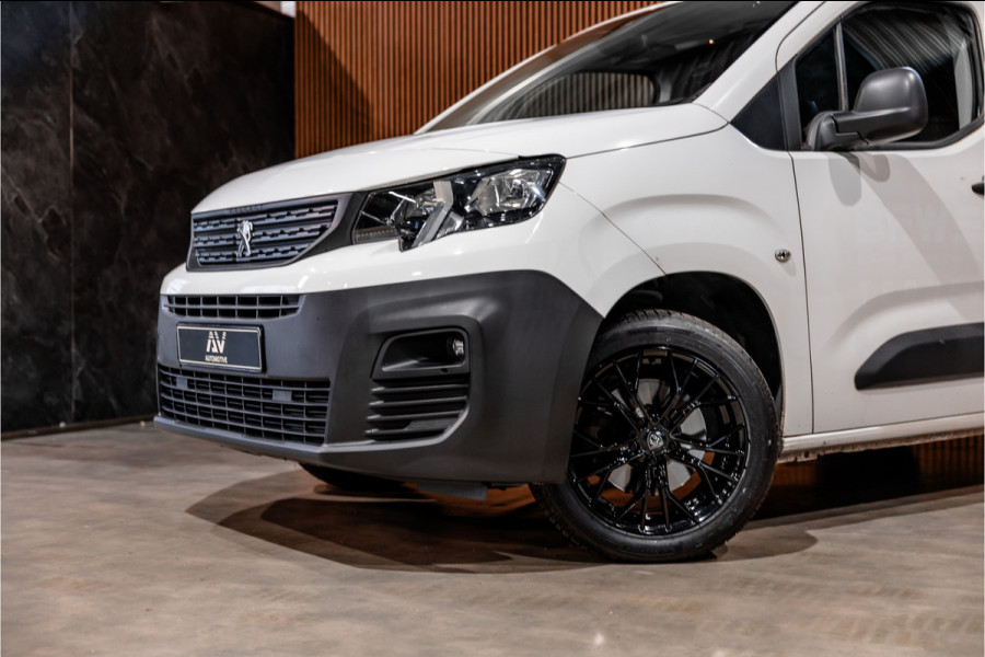 Peugeot Partner 1.5 BlueHDI Long L2H1 | Automaat | CarPlay | Navigatie | F1 Flippers | 3-Zitter | Cruise control | PDC | Dealer onderhouden | Nieuwe APK