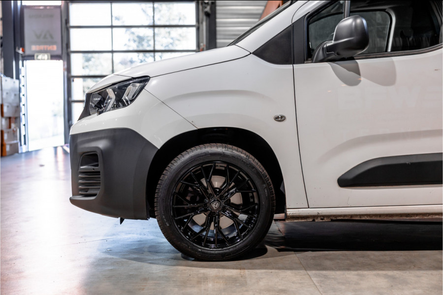 Peugeot Partner 1.5 BlueHDI Long L2H1 | Automaat | CarPlay | Navigatie | F1 Flippers | 3-Zitter | Cruise control | PDC | Dealer onderhouden | Nieuwe APK
