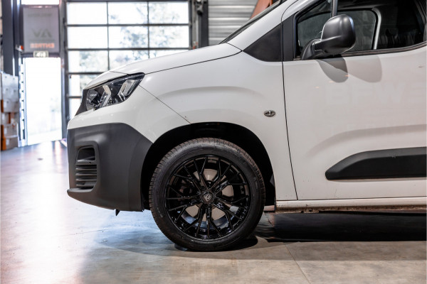Peugeot Partner 1.5 BlueHDI Long L2H1 | Automaat | CarPlay | Navigatie | F1 Flippers | 3-Zitter | Cruise control | PDC | Dealer onderhouden | Nieuwe APK