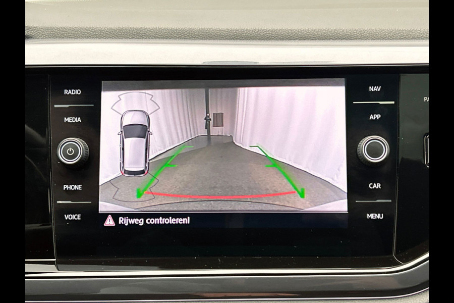 Volkswagen Polo 1.5 TSI Highline Business R | Origineel NL | Panoramadak | Carplay | Camera | Stoelverwarming | Adaptieve Cruise |