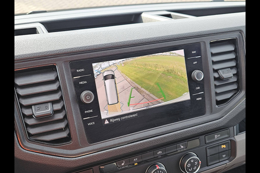 Volkswagen Crafter 35 2.0 TDI L4H3 Comfortline Cruise control, Airco, Standkachel, Pdc, Carplay, Navi, Camera, Lane-assist, Stoelverwarming, 3T-trekhaak