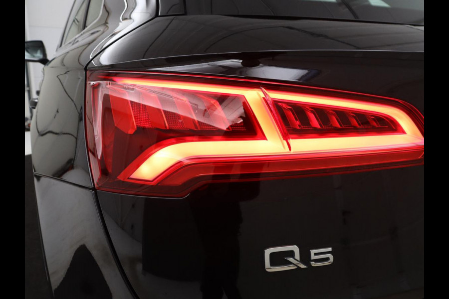 Audi Q5 2.0 TFSI quattro S-Line Launch Edition | Panoramadak | Adaptive cruise | Half Leder | Virtual Dashboard | Camera | Park assist | Stoelverwarming | Full LED | Dodehoek detectie |