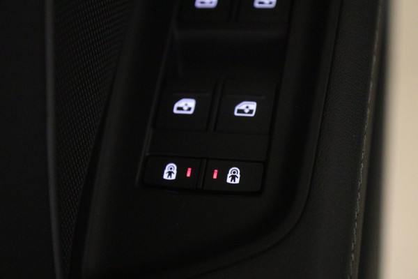Audi A3 Limousine 35 TFSI S Edition 3x S-Line PANO/CARPLAY/KEYLESS/ACC/VOL