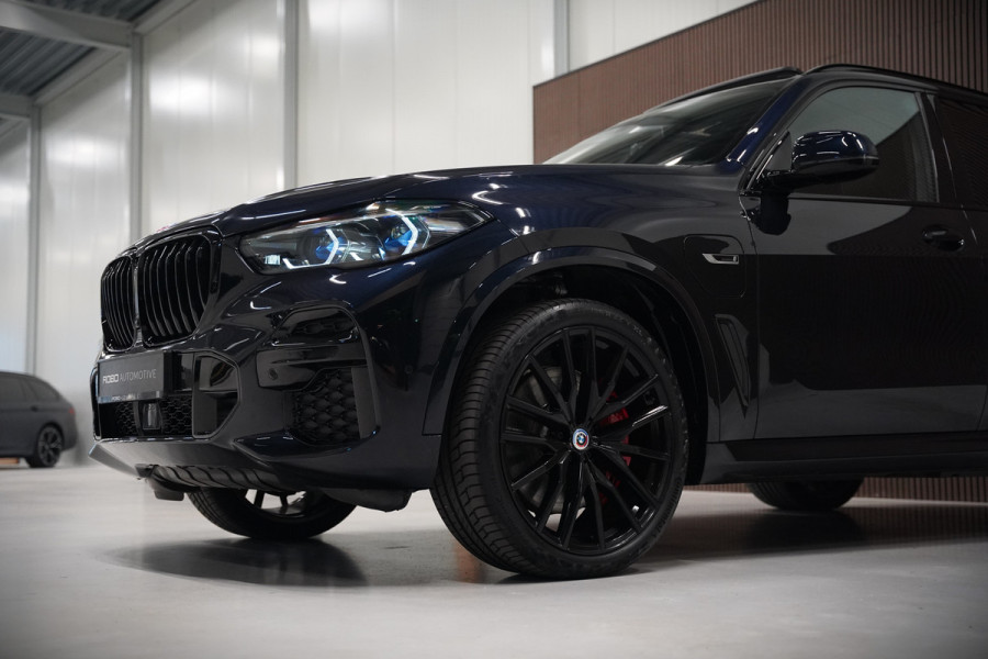 BMW X5 xDrive45e High Executive M Sport | Panoramadak | Head-Up Display | Harman Kardon | Camera | Stoelverwarming | Softclose | Memory Seat | Luchtvering | Laser | Adaptive Cruise Control | Trekhaak | Achterbank Verwarmd | App