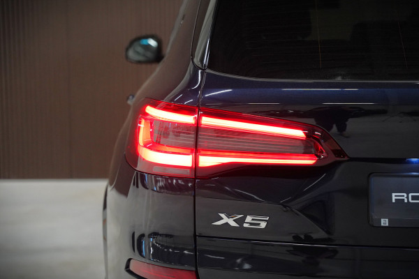 BMW X5 xDrive45e High Executive M Sport | Panoramadak | Head-Up Display | Harman Kardon | Camera | Stoelverwarming | Softclose | Memory Seat | Luchtvering | Laser | Adaptive Cruise Control | Trekhaak | Achterbank Verwarmd | App