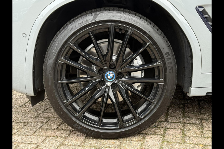 BMW X3 xDrive30e M SPORT | HEAD UP | PANORAMA | ELEKTR. STOELEN | LASER | 21 INCH LM VELGEN | CAMERA |