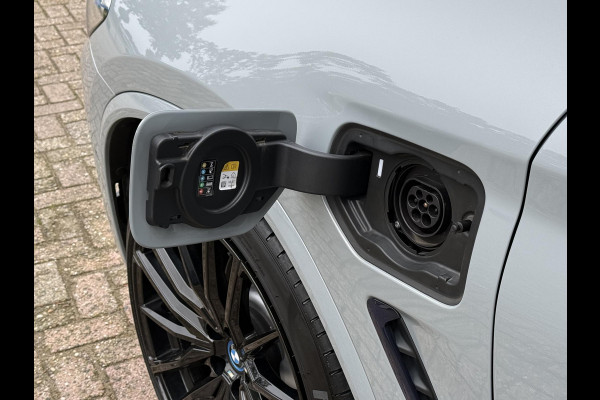 BMW X3 xDrive30e M SPORT | HEAD UP | PANORAMA | ELEKTR. STOELEN | LASER | 21 INCH LM VELGEN | CAMERA |