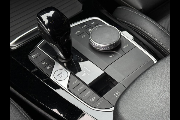 BMW X3 xDrive30e M SPORT | HEAD UP | PANORAMA | ELEKTR. STOELEN | LASER | 21 INCH LM VELGEN | CAMERA |