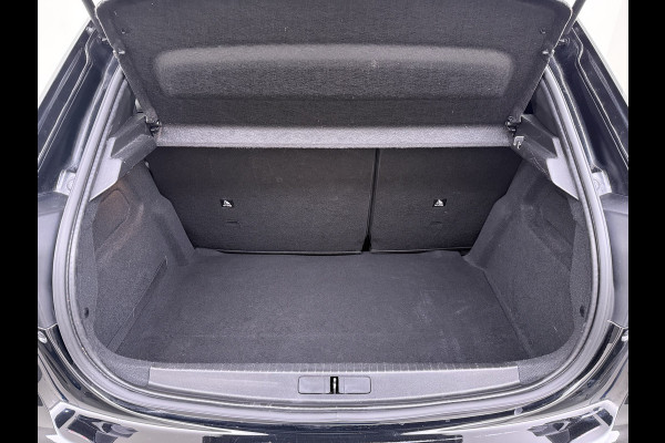 Peugeot e-208 EV Allure Pack 50kWh Stoelverwarming 3D-Navi 360°Camera Ecc Bluetooth Apple Carplay Android Auto Regen-Lichtsensor Cruise Control Led Privacy Glas Isofix Origineel Nederlandse Auto