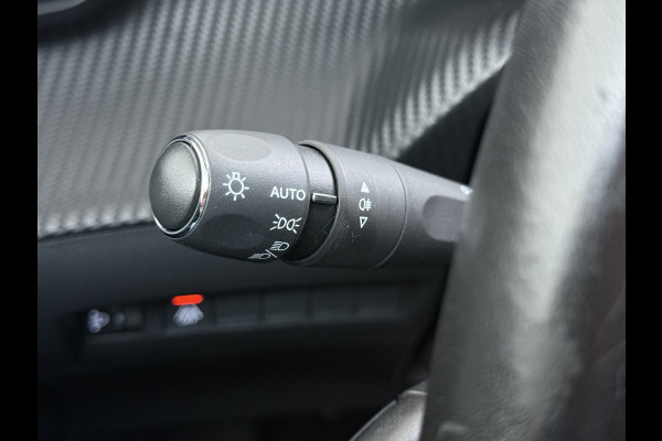Peugeot e-208 EV Allure Pack 50kWh Stoelverwarming 3D-Navi 360°Camera Ecc Bluetooth Apple Carplay Android Auto Regen-Lichtsensor Cruise Control Led Privacy Glas Isofix Origineel Nederlandse Auto