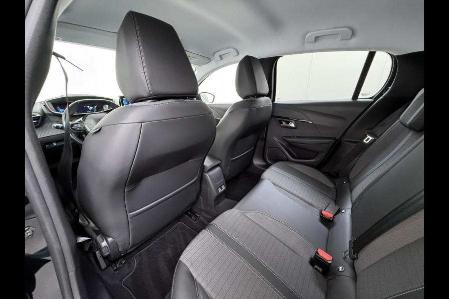 Peugeot e-208 EV Allure Pack 50kWh Stoelverwarming 3D-Navi 360°Camera Ecc Bluetooth Apple Carplay Android Auto Regen-Lichtsensor Cruise Control Led Privacy Glas Isofix Origineel Nederlandse Auto