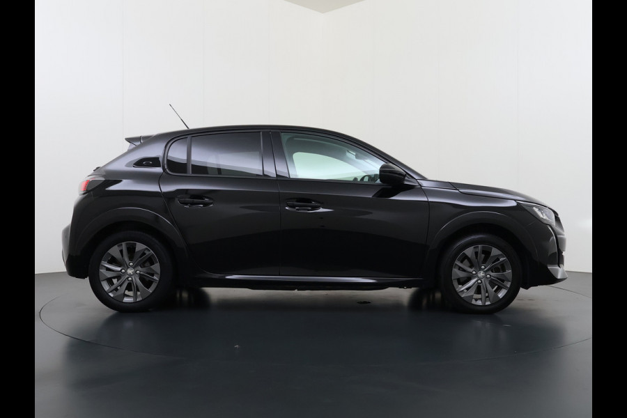 Peugeot e-208 EV Allure Pack 50kWh Stoelverwarming 3D-Navi 360°Camera Ecc Bluetooth Apple Carplay Android Auto Regen-Lichtsensor Cruise Control Led Privacy Glas Isofix Origineel Nederlandse Auto