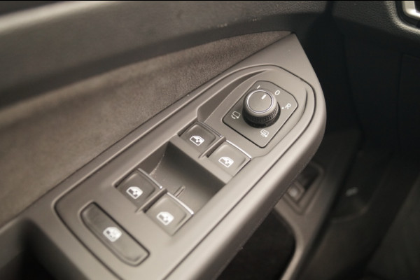 Volkswagen Golf 1.4 eHybrid PHEV Style -PANO-NAVI-ECC-LED-PDC-