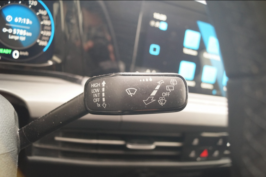 Volkswagen Golf 1.4 eHybrid PHEV Style -PANO-NAVI-ECC-LED-PDC-
