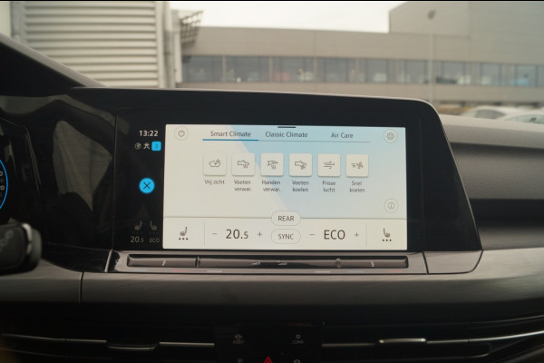 Volkswagen Golf 1.4 eHybrid PHEV Style -PANO-NAVI-ECC-LED-PDC-