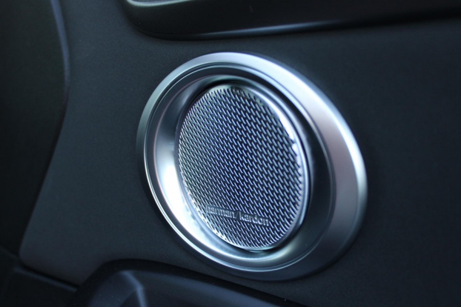 Alfa Romeo Tonale 1.5T 160PK HYbrid VELOCE | LEDEREN BEKLEDING | VOORSTOELEN / STUUR VERWARMD | VOORSTOELEN GEVENTILEERD | VOORSTOELEN ELEKTRISCH VERSTELBAAR MET GEHEUGEN FUNCTIE |  HARMAN CARDON PREMIUM AUDIO | DRAADLOOS APPLE CARPLAY / ANDROID AUTO | 360° CAMERA | AUTOMATISCH DIMMENDE BUITENSPIEGELS | 20"INCH LICHTMETALEN VELGEN | ADAPTIVE CRUISE CONTROL | KEYLESS ENTRY / START | ELEKTRISCH BEDIENBARE ACHTERKLEP | DRAADLOZE TELEFOONLADER | AMBIENT LIGHTING | DONKERE HEMELBEKLEDING | SCHAKELFLIPPERS AAN HET STUUR | VERWARMDE RUITENSPROEIERS |