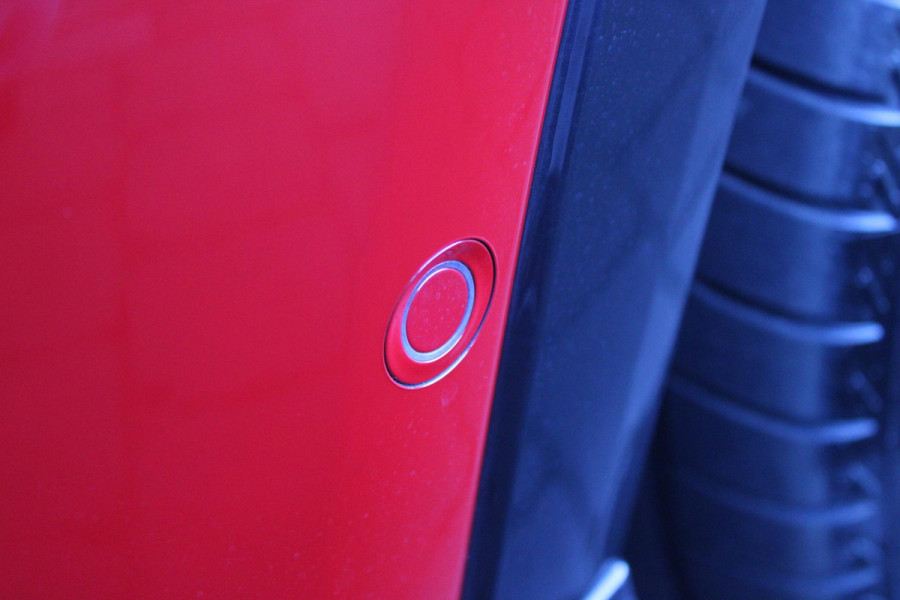 Alfa Romeo Tonale 1.5T 160PK HYbrid VELOCE | LEDEREN BEKLEDING | VOORSTOELEN / STUUR VERWARMD | VOORSTOELEN GEVENTILEERD | VOORSTOELEN ELEKTRISCH VERSTELBAAR MET GEHEUGEN FUNCTIE |  HARMAN CARDON PREMIUM AUDIO | DRAADLOOS APPLE CARPLAY / ANDROID AUTO | 360° CAMERA | AUTOMATISCH DIMMENDE BUITENSPIEGELS | 20"INCH LICHTMETALEN VELGEN | ADAPTIVE CRUISE CONTROL | KEYLESS ENTRY / START | ELEKTRISCH BEDIENBARE ACHTERKLEP | DRAADLOZE TELEFOONLADER | AMBIENT LIGHTING | DONKERE HEMELBEKLEDING | SCHAKELFLIPPERS AAN HET STUUR | VERWARMDE RUITENSPROEIERS |