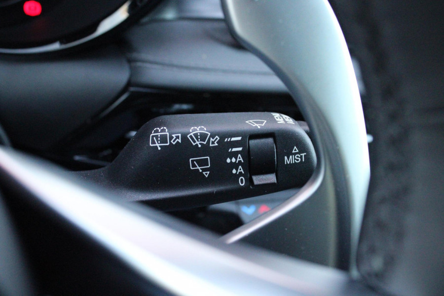 Alfa Romeo Tonale 1.5T 160PK HYbrid VELOCE | LEDEREN BEKLEDING | VOORSTOELEN / STUUR VERWARMD | VOORSTOELEN GEVENTILEERD | VOORSTOELEN ELEKTRISCH VERSTELBAAR MET GEHEUGEN FUNCTIE |  HARMAN CARDON PREMIUM AUDIO | DRAADLOOS APPLE CARPLAY / ANDROID AUTO | 360° CAMERA | AUTOMATISCH DIMMENDE BUITENSPIEGELS | 20"INCH LICHTMETALEN VELGEN | ADAPTIVE CRUISE CONTROL | KEYLESS ENTRY / START | ELEKTRISCH BEDIENBARE ACHTERKLEP | DRAADLOZE TELEFOONLADER | AMBIENT LIGHTING | DONKERE HEMELBEKLEDING | SCHAKELFLIPPERS AAN HET STUUR | VERWARMDE RUITENSPROEIERS |