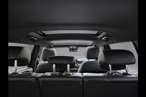 Mercedes-Benz Glb AMG styling 7 persoons, panoramadak, electr bedienbare trekhaak, VOL OPTIES, 1e eigenaar, Origineel NL auto